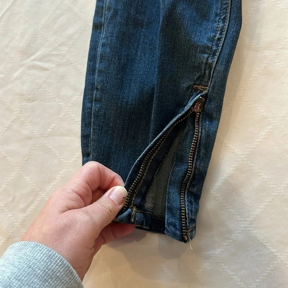 Pistola Jeans Womens Size 28 Destroyed Ankle Zip Skinny Slim Leg Stretch EUC - Picture 3 of 7